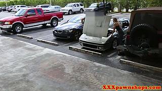 Amateur babe pawns car and pussy