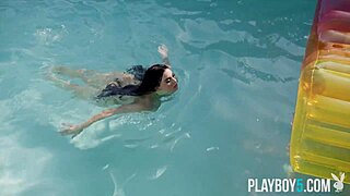Curvy milf model kaitlynn anderson poses solo