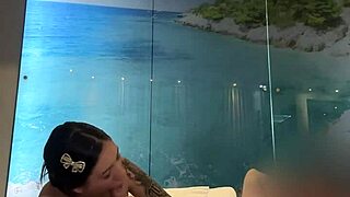 amateur teen 18+ gets pissed on outdoors