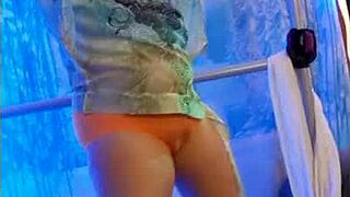 hotwife steffi watercolor pussy dance