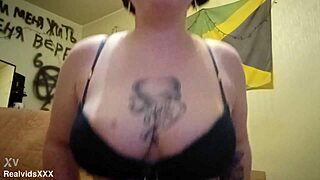 a fat girl tests a new vibrator on her pussy