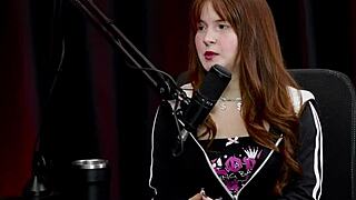 gosta de ser dominada nunca teve problema com a familia e nao gosta de gravar masturbacao - angel bloomm watch on sheer red