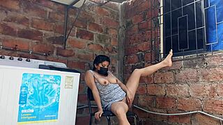 Curvy Latina Shows Pussy In Yard