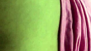 Amateur Bbc Stretches Bbw Pussy