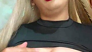 Ladyboy Transexual Rica Masturbándome
