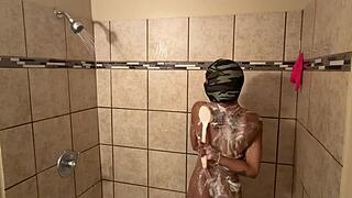 i love showing off my sexy body while bathing