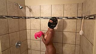 i love showing off my sexy body while bathing