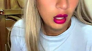 Rica Transexual En Casa Sacando Leche