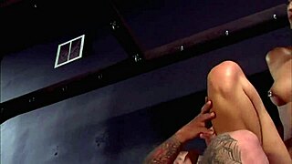 Goth milf feels deep pleasure from intense anal