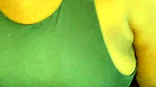 Alliyah Alecia Shows Teasing Striptease And Ass Shaking