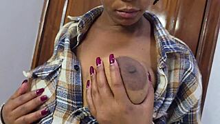 likasi deep fingering her vagina