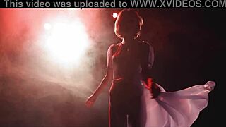 beautiful babe jess leon shows her elegance in this astonishing erotic scene