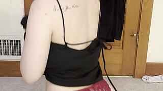 i love shaking and spreading my ass