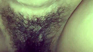 thick deep hairy vagina movement