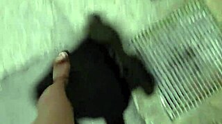 shemale ting xuan office lady pees outdoors