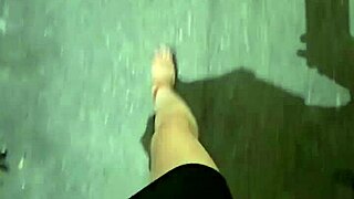 shemale ting xuan office lady pees outdoors