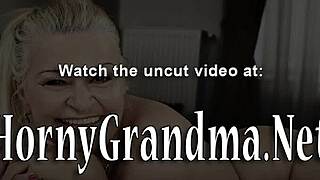 Ehi, questa signora matura si è fatta mangiare la figa e ha preso una sborrata in faccia alla grande!