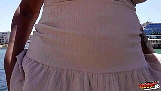 nemecký skaut buchá krivú latinku s obrovskými prirodzenými prsiami v castingu