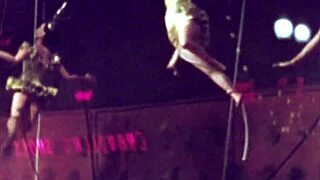 Винтажная эротическая иллюстрация возвращает горячие ретро-вибрации