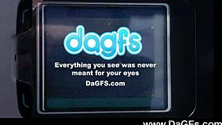 הוולנטיין האסייתית שלי גומרת חזק עם צעצועים!