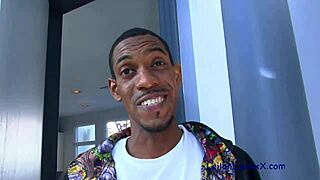 欲望淹没在狂野混血群交中与金发熟女