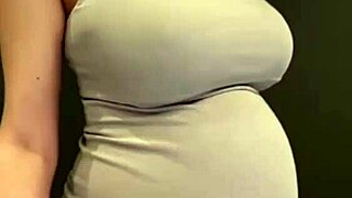 嘿，我怀孕继母的奶子为什么这么诱人？