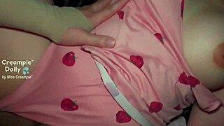 Wow, ny nattøy på svigerinne får henne knullet hardt!