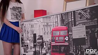 Bruine Bombshell Cassie Fire Krijgt Diepe Anaal Beuking in Tiener 18+ Scene