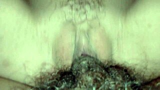 E aí, quer ver essa enfermeira se abrir toda pra eu lamber e meter?