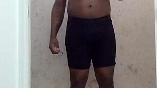 Vračam se, da naredim nered v drugi sobi!