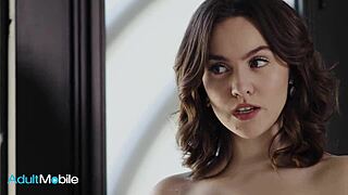 Adultmobile - Slank Brunette Bliver Pumpet i Missionær Før Hun Får En Ladning Over Sin Trimmede Busk