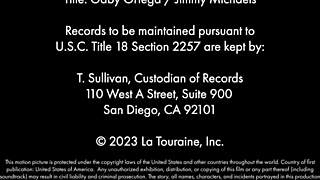 हॉट अस वाली गैबी अपने स्वीट फ्रेंड के लिए अपनी मीठी चूत फैलाती है