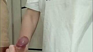 義母の友達がハウスパーティーでチンポ手コキ！