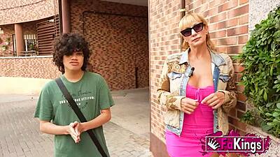 adultmovz.com