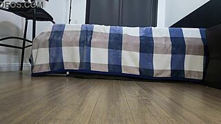 Annie Archer in rohem Anal POV gefilmt