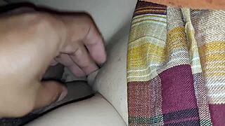 นักเรียนจริงๆ ลอบกระแทกกลางคืนจากพ่อเลี้ยงหื่นในความลับ