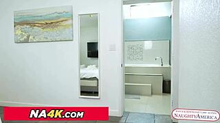 Ethan Busty Katalina Kyle'ı Arkadan Yakalıyor, Dövmeli Eğrileri Onu Çıldırtıyor