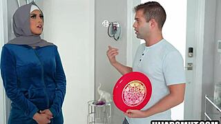 Küçük 18+ Memeli Genç Kız Analde Dev Yarak Alıyor!