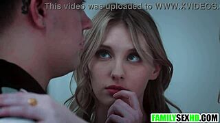 Мачеха руководит пасынком и падчерицей в табуированном уроке в спальне