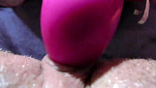 stor klitoris orgasme fanget i nærbilde