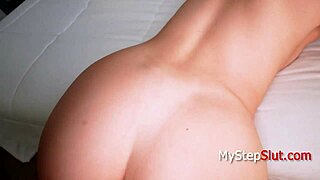 Prečo chce blondínka teen 18+ nevlastná dcéra dobré šukanie od otca?