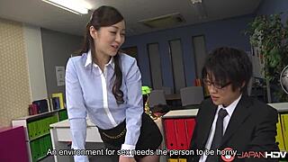 ครูญี่ปุ่นมาเรีย โอโน บอกว่า มาทำเซ็กส์ปากในห้องเรียน แล้วพวกเขาทำกันไม่เซ็นเซอร์พร้อมเสียงคราง