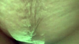 Jovem indonésia seduz e fode sogra linda duro