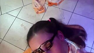 Hey orospu, tuvaletim olmak ister misin? Ağzına işerken derin boğazda öğürüyorsun!