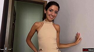 Hey, Bu Fahişenin Çift Oral Aldığını İzle, Sert Ağız Sikmesinden Sonra Yüzü Dölle Kaplı!