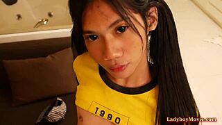 Млада лейдибой Alice я взема без презерватив силно