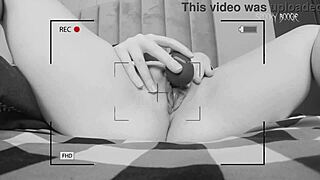 Θετός μπαμπάς πείθει γλυκιά θετή κόρη με αλογοουρά να πιπιλίσει μεγάλο πούτσο και καταπίνει κάθε σταγόνα σπέρμα