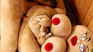 Ωχ, είμαι εντελώς σοκαρισμένη, αυτός ο ρομπότ Terminator γαμάει κούκλα σεξ στον κώλο!