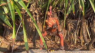 Divja amazonka Monika Fox hrepeni po analu in dvojni penetraciji