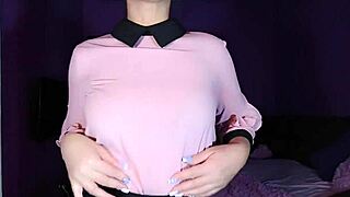 Zar ova seksi sekretarica ne moli da te dominira?